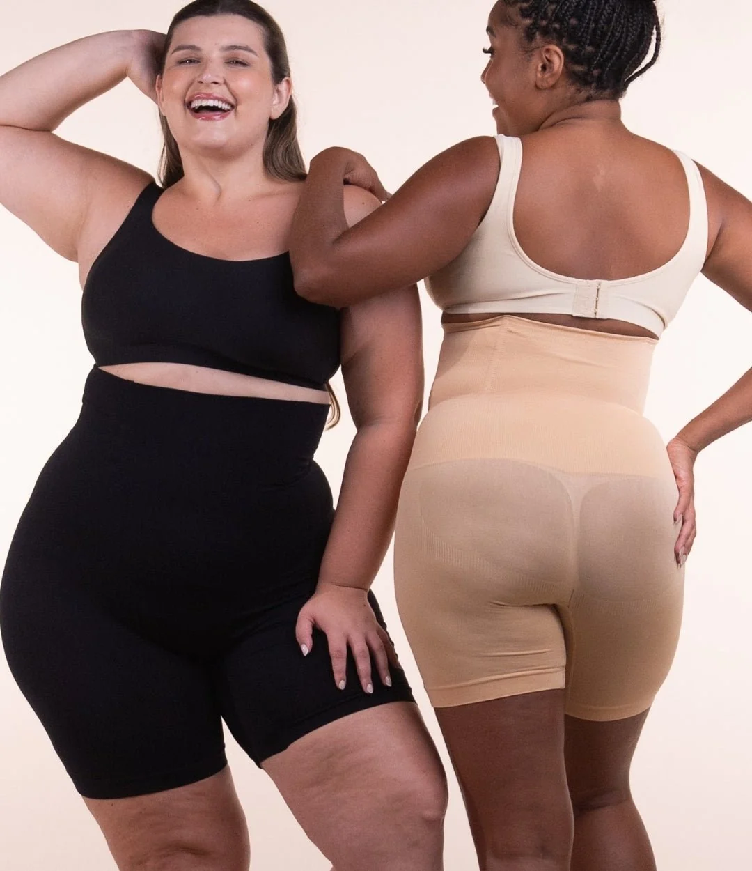 Kit 1 Short Preto + 1 Short Bege VELMORA, modelagem Plus Size